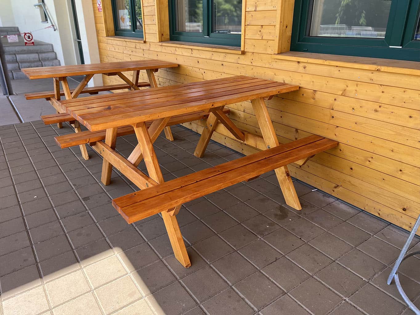 Pivní set v SK Červený Kostelec - zahradní stůl s lavicemi